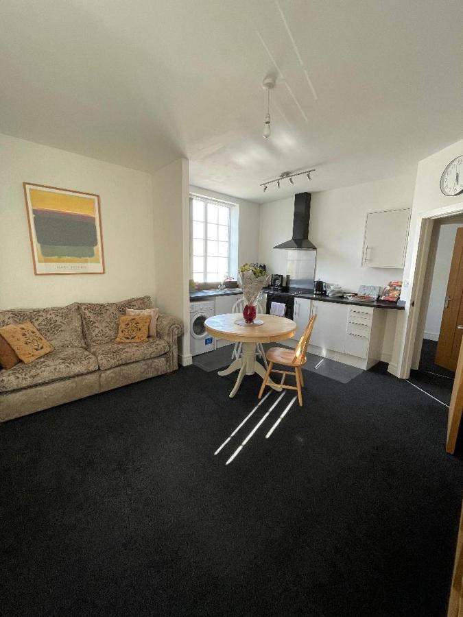 2 Bedroom Apartment In Kidderminster Eksteriør bilde